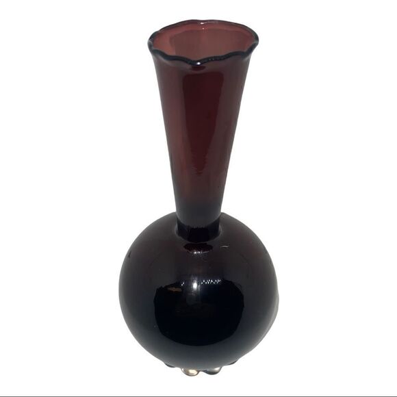 Scandinavia Vase in Amethyst color body and clear glass base - Picture 3 of 16